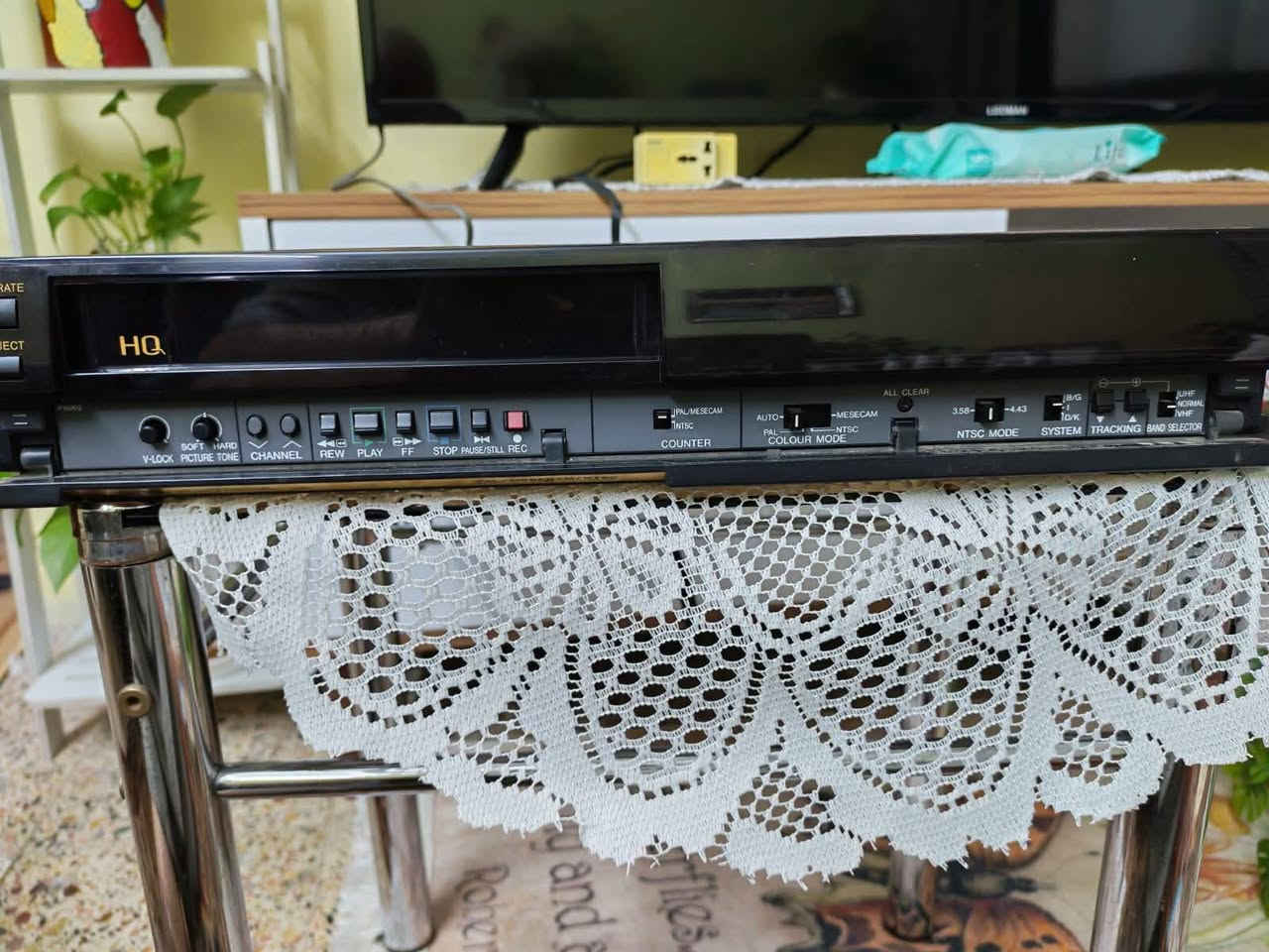 توصيل للاسف غير متوفر
مكاني بغداد الكرخ
فيديو كاسيت ماركة  شارب
 ياباني اصلي غني  عن التعريف 
شارب موديل VC-770E
متعدد الانظمة 
PAL   MESECAM    NTSC 
تنظيف تلقائي ذاتي
امكانيه التوليف التلقائي
UHF  NORMAL  VHF 
نظام  B/G   I     D/K 
NTSC 3.58 - 4.43 
ALL CLEAR 
نظام تسجيل من التلفزيون او الشاشة 
امكانيه التقديم للمادة المعروضة والترجيع اثناء عرض الفيديو
نظام اعادة ترجيع سريع جدا ونظام تقديم سريع جدا
ممكن التحكم عن طريق الريموت كنترول
الريموت كنترول شغال
الفيديو كامل دون نقص يذكر مع الكرتون الخاص به مع الريموت كنترول مع كتالوك العمل مع الكيبلات الخاص بالتشغيل

السعر على الخاص


**إذا كنت صاحب هذا الإعلان وتريد حذفه لأي سبب، رجاءا أرسل رسالة إلى الدعم الفني**