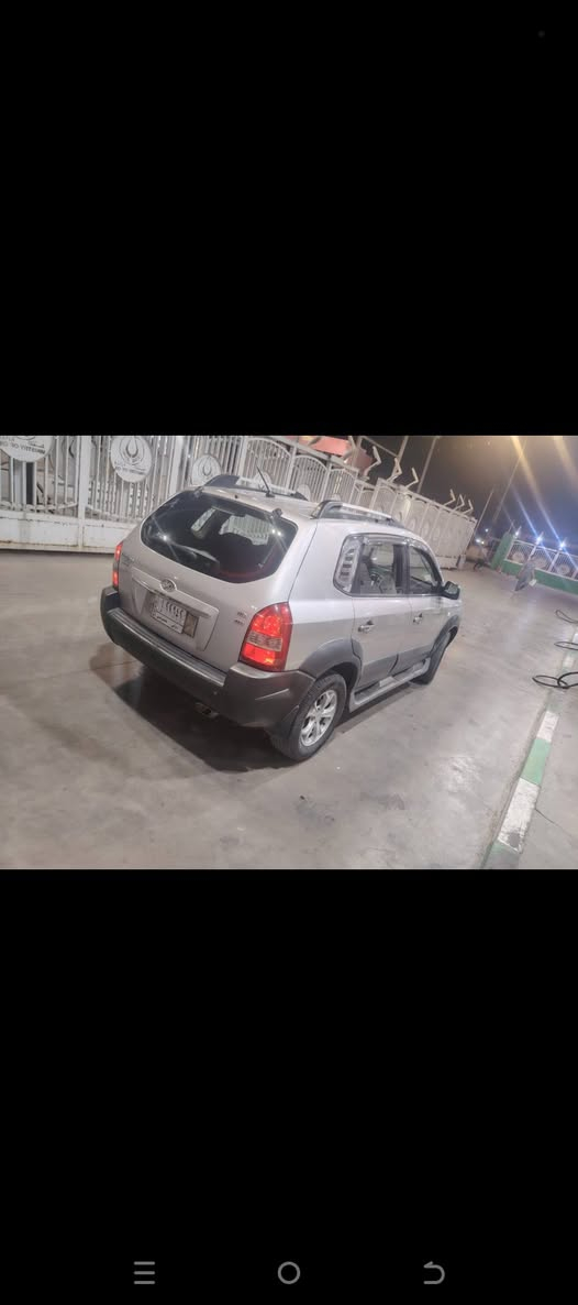 توسان 2009 كفاله عامه مكينه 2000دوش حداديه تبريد جاهزه تحويل مباشر السعر 109 رقم الهاتف ‭***********

