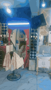 ألسلام عليكم   شباب محل حلاقه للبيع شغال لمحل  واكو.  حلاق مجر كرسي بي  لموقع حي نسيان شارع الكيات  وجاره مناسب لستفسار متواجد فيس ***********
