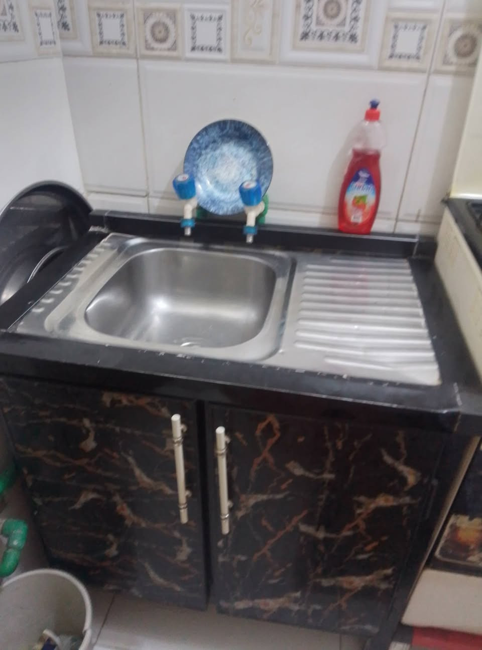 طباخ اربع مشاعل نضيف وشغال سعره ٨٠ وبيه مجال بسيط وسنك متر سعره ٣٥ نضيف


**إذا كنت صاحب هذا الإعلان وتريد حذفه لأي سبب، رجاءا أرسل رسالة إلى الدعم الفني**