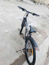 بايسكل للبيع نوع ياباني حجم 27السعر 200الف و بي مجال مكان بغداد البياع...