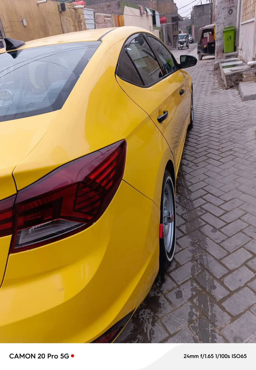 نهيونداي النترا موديل 2019 وارد امريكي صور الحادث بالمنشور مرفقهه
مكينة گير حدادية تبريد على الفحص
حجم المحرك 2000 دوش المرغوب منظومه غاز لا تبخير ولا تنقيص 
تحكم ستيرن
شاشة 
كامره دواره 
تدفئه تبريد 
لايتات زنون 
مكان السيارة بغداد جميله 
رقم بغداد  الماني بسمي تحويل ثاني يوم  مصفره هيئه وغرامات
سعرها 140  ورقة بيها مجال بسيط
أي ‏‪***********‬‏
