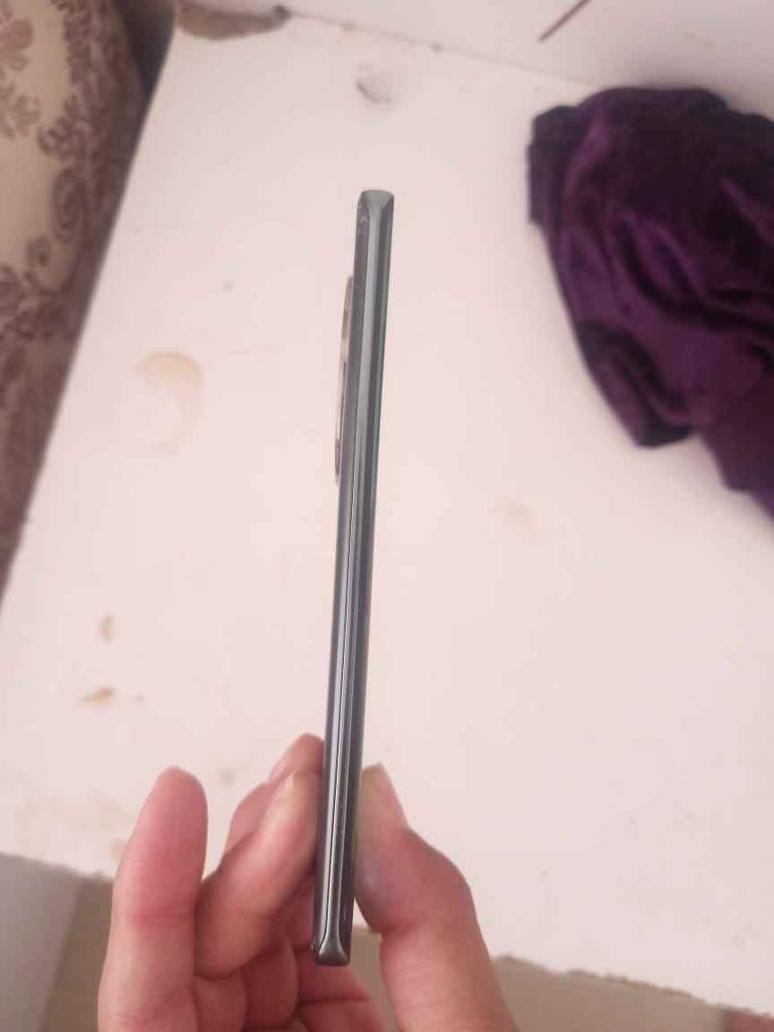 السلام عليكم جهاز HONOR X9b 5G
الجهاز عيبه  طابع شوي وبي كسر بل كاميرا خفيف مي أثر وبلشاشه فراق مثل ماموضح ذاكرته256+12العشوائي+8 الشراي يجي خاص السعر170وبي مجال العنوان سليمانيه قرب رابه رين رقم الهاتف*********** السليمانية, العراق
