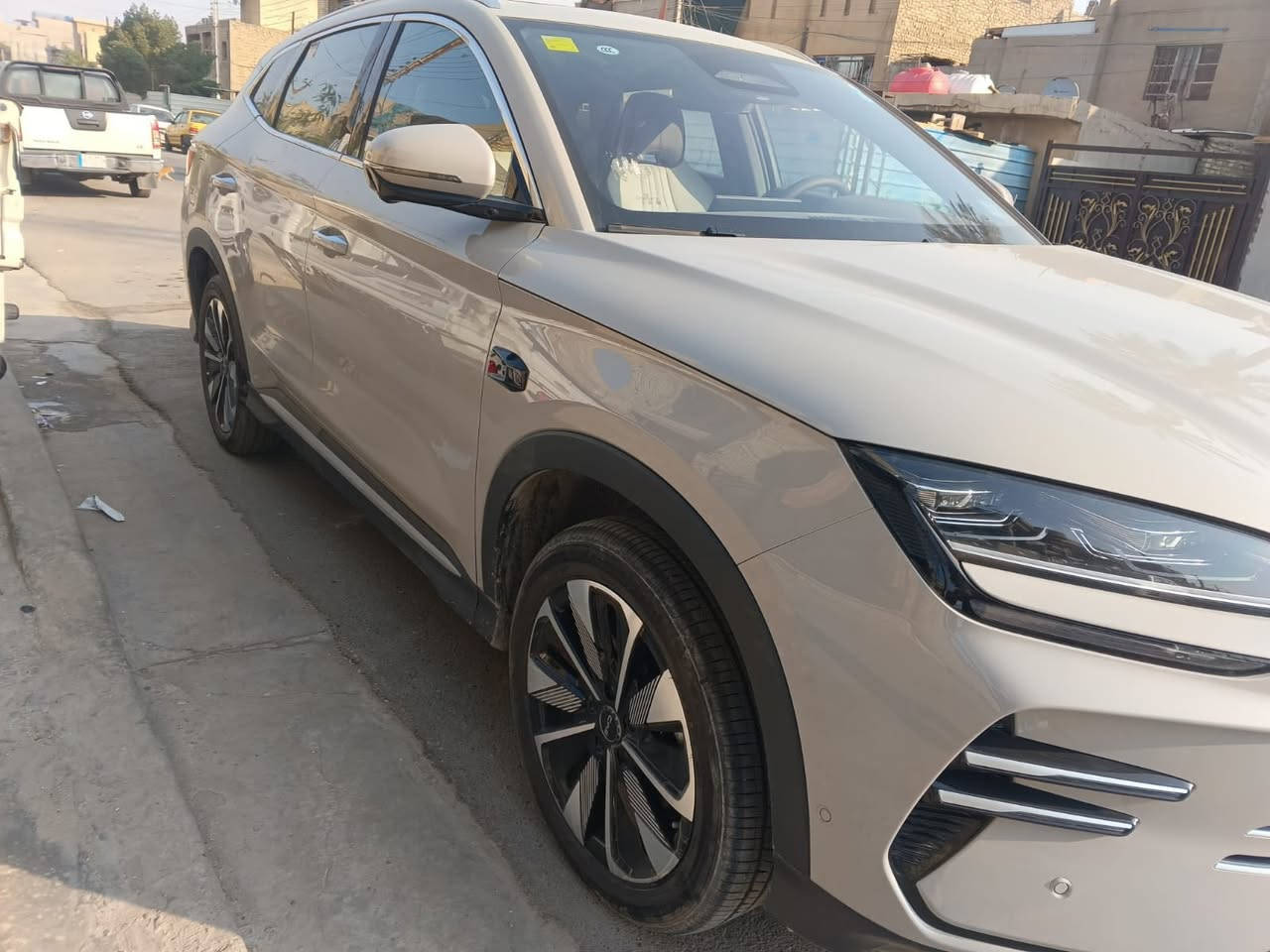 السلام عليكم
بي واي دي سونك بلاس
فول مواصفات 13 كامرة
لون سمنتي
ماشية 1500
بعدهي بوضع الزيرو
السعر 31 مليون
مكان السيارة البياع
الرقم ***********
