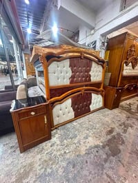 سرير • غرف نوم • اثاث منزلي • ديكور منزلي • فرش