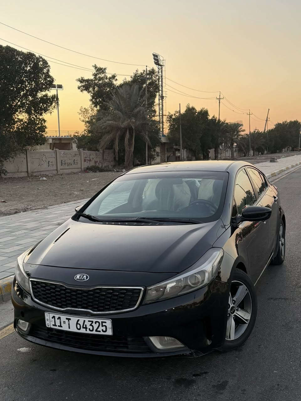 السلام عليكم فورتي 2018 رقم بغداد تحويل مباشر السعر ( 104$)مكانها بغداد البلديات ***********سياره وارد امريكي حادث جاملغ خلفي بجم كبس بدون دواخل محرك 2000 دوش 
كير AT المرغوب سياره جاهزه بدون نقص الشراي يتصل
