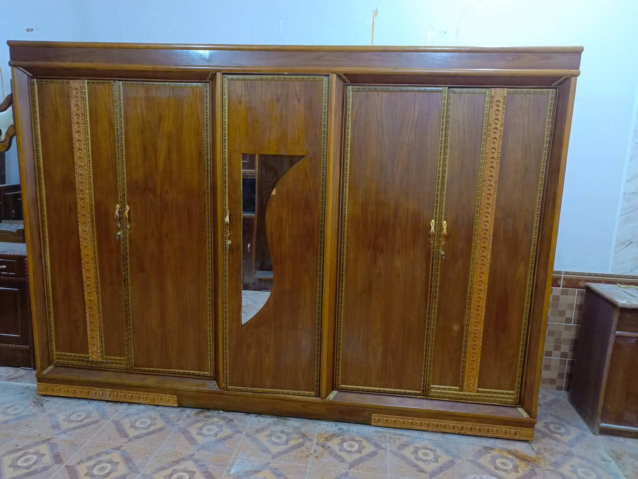 كنتور صاج عراقي حطاطه
كامل يدات وقفاله 
السعر 265وبي مجال
للتواصل خاص او عل الرقم *********** متوفر واتس اب📞📲 
العنوان الكرابله شارع مدرسه العروبه قرب المعارض
