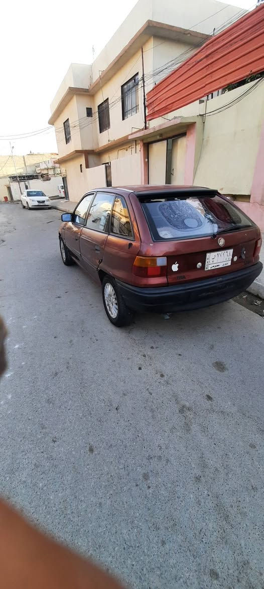 السياره للبيع استره جنطه موديل 1992 النضافه كدام العين الداخل نضيف طخم سمعات مسجل جديد باتري جديد طخم تايرات جديده بدون ضرر صبغ بس دوسات دواير  كهربايات شغاله محرك 16 رقم الماني التواصل الرقم بي واتس *********** سياره حلوه مال بيت
