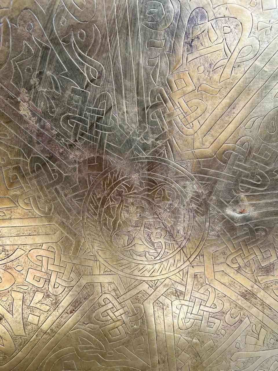 بسم الله ماشاء الله، ولا حول ولا قوه الا بالله، إنما الخير والعوض من عند الله.
............................

رمضان كريم، كل  رمضان وانتم بخير ومتجمعين.

............................

للبيع بإذن الله:

- صينيه نحاس كازوزه، شامي عتيقه، خط ونقش مملوكي مزدوج، تفاصيل تحفه، مقاس ٧٠ سم، وزن تقيل، قديمه جدا أنتيك.

................................

الحمد لله حمدا كثيرا طيبا، نحمده ونشكره على نعمه وفضله علينا.

إستمتعوا معايا، التفاصيل بالفيديو،،،،


**إذا كنت صاحب هذا الإعلان وتريد حذفه لأي سبب، رجاءا أرسل رسالة إلى الدعم الفني**