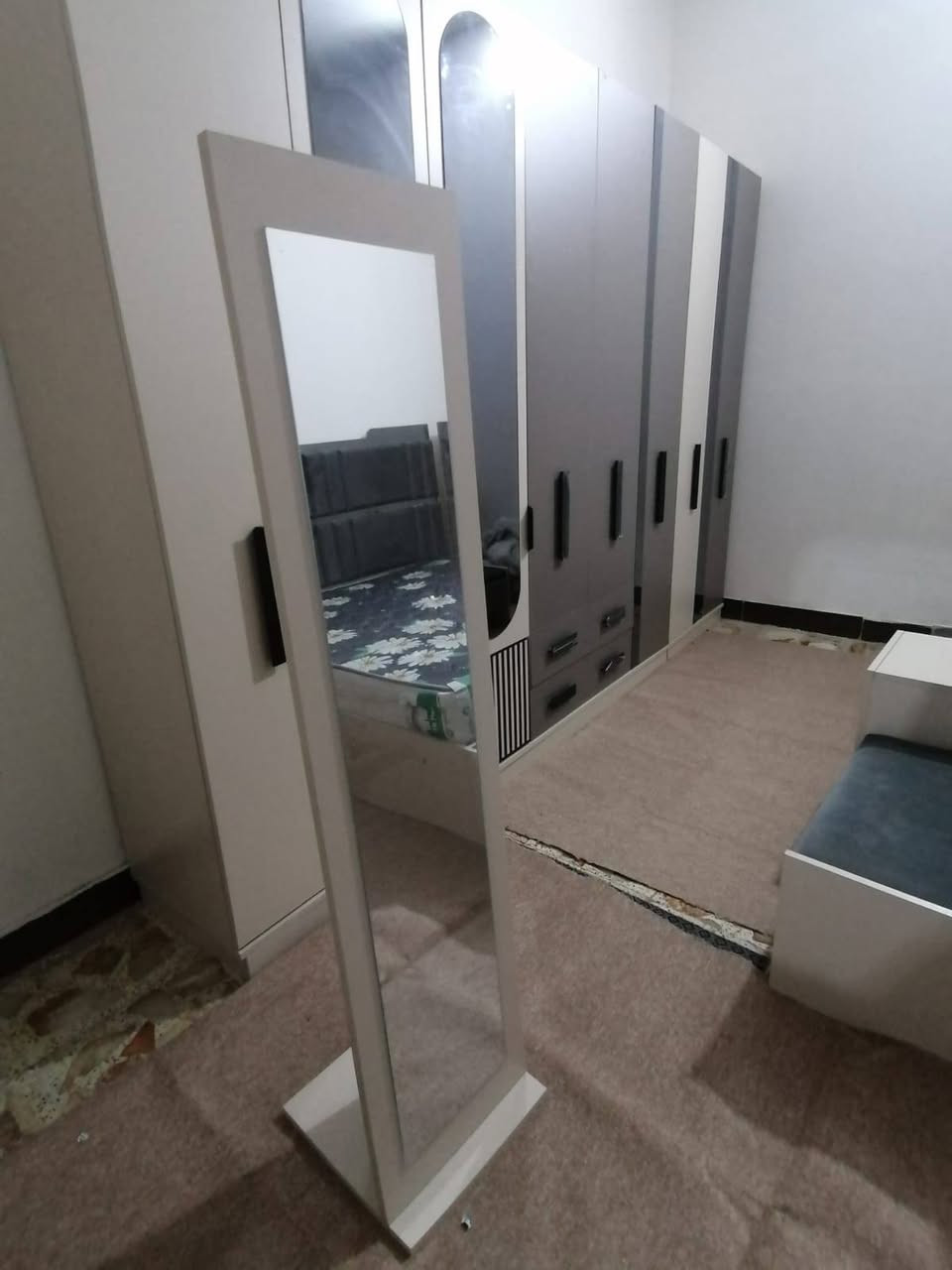 السلام عليكم . غرفة نوم تركي 10 قطع  جديدة  .الاستفسار الاتصال ع رقم *********** عمارة, ميسان
