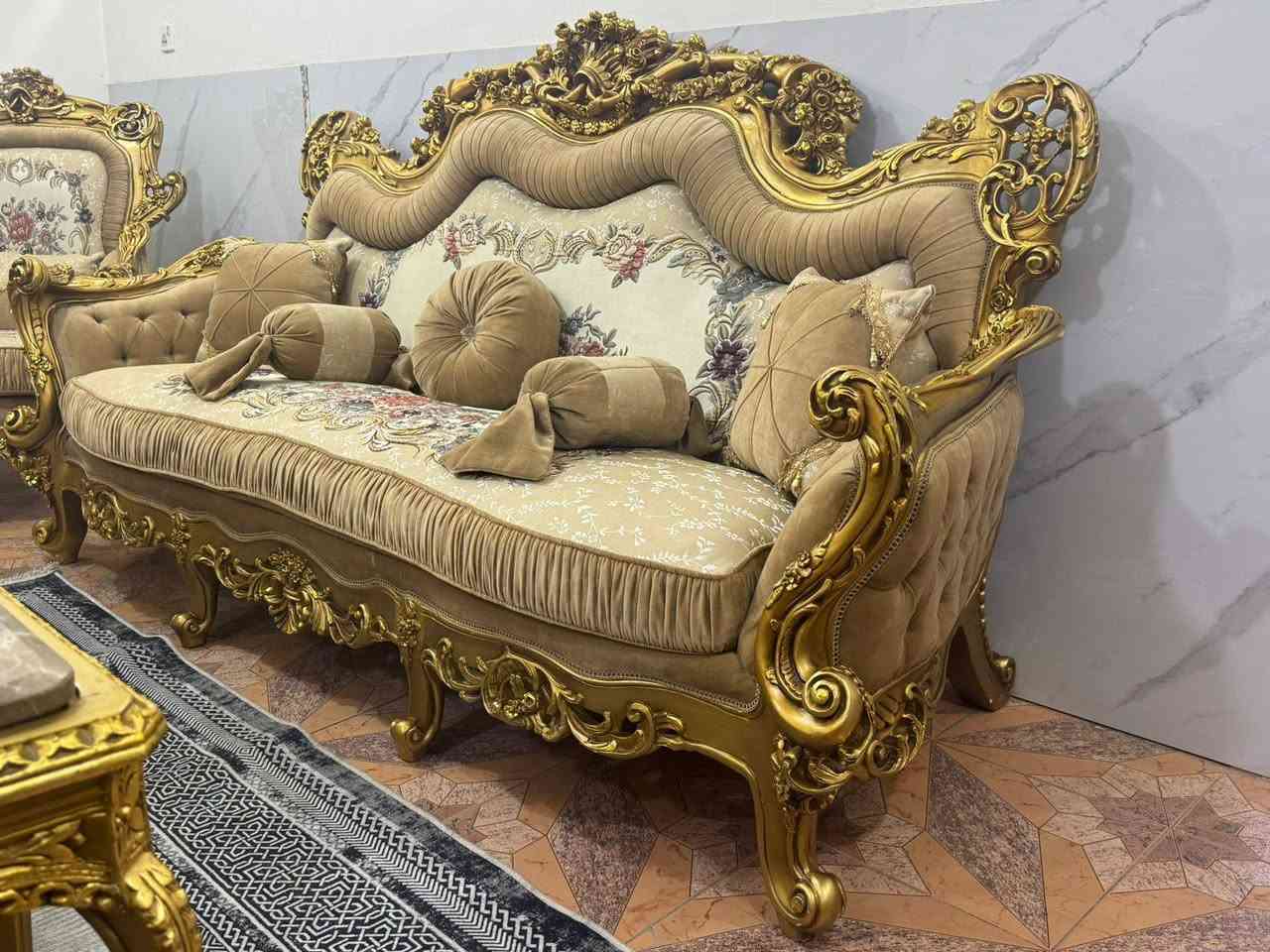 تخم زان مصري نضيف جدا اخو الجديد ١٠ مقعد مع سيت طبلات مرمر طلاء ورق الذهب  ***********
