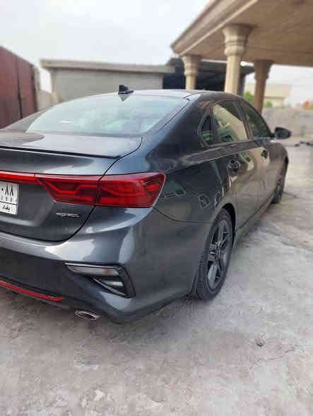 السلام للبيع فورتي موديل 2020 جيتي
السيارة بحالة الوكالة فول مواصفاتها معروفة بصمة فتحة رادارات فول مكينة الفين دوش كير ومكينة بحالة الشركة مكفولة تخم تاير السيارة كلين بس الدعامية وبخشم البنيد بارد اقل الشبر وايرباك الدركة راجع سستم ماشية ٧٢سيارة مامتعوبة جديدة بمعنى الكلمة مال جناي 
رقم ((***********))
مكان بغداد ابو غريب/
