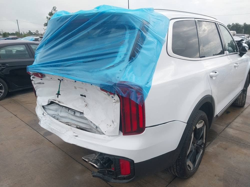 سلام عليكم
كيا تولرايد 2024 فئه s رقم بغداد شهداء 
فتحه رادارات شاشه متصل كشنات منفصل داخل ابيض جلد 
وارد امريكي حادث خلفي تبديل باب الصندوك وبارد بل جاملغ خلف السائق  بدون إرباك صور الحادث موجوده بل منشور 
ماشيه 16 الف ميل سياره جديدة جدا 
مكان السياره بغداد العامريه 
علق تم  يجيك السعر جدا مناسب 
اذا أتريد تستفسر ***********
