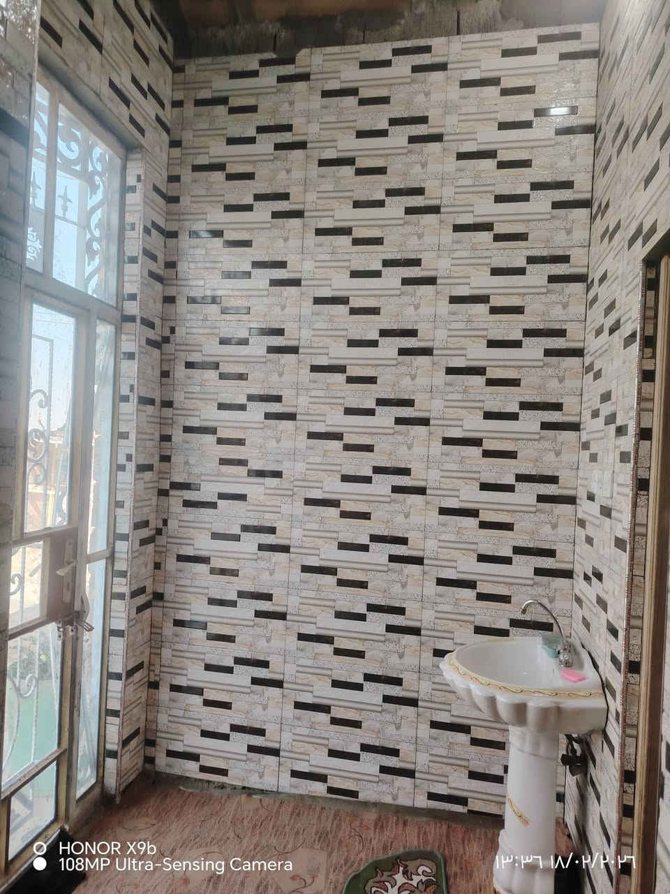 بيت للبيع مساحه 300ديوان 7ونص.ب4هول6ب4مطبخ6ب4صاله7ونص ب3غرفة5ب4وفرفه 5ب4 صحيات داخل وخارج  بيت كامل من كلشي العنوان بروانه حي شرطه قرب مول فراس النعيمي رقم الهاتف  ***********
