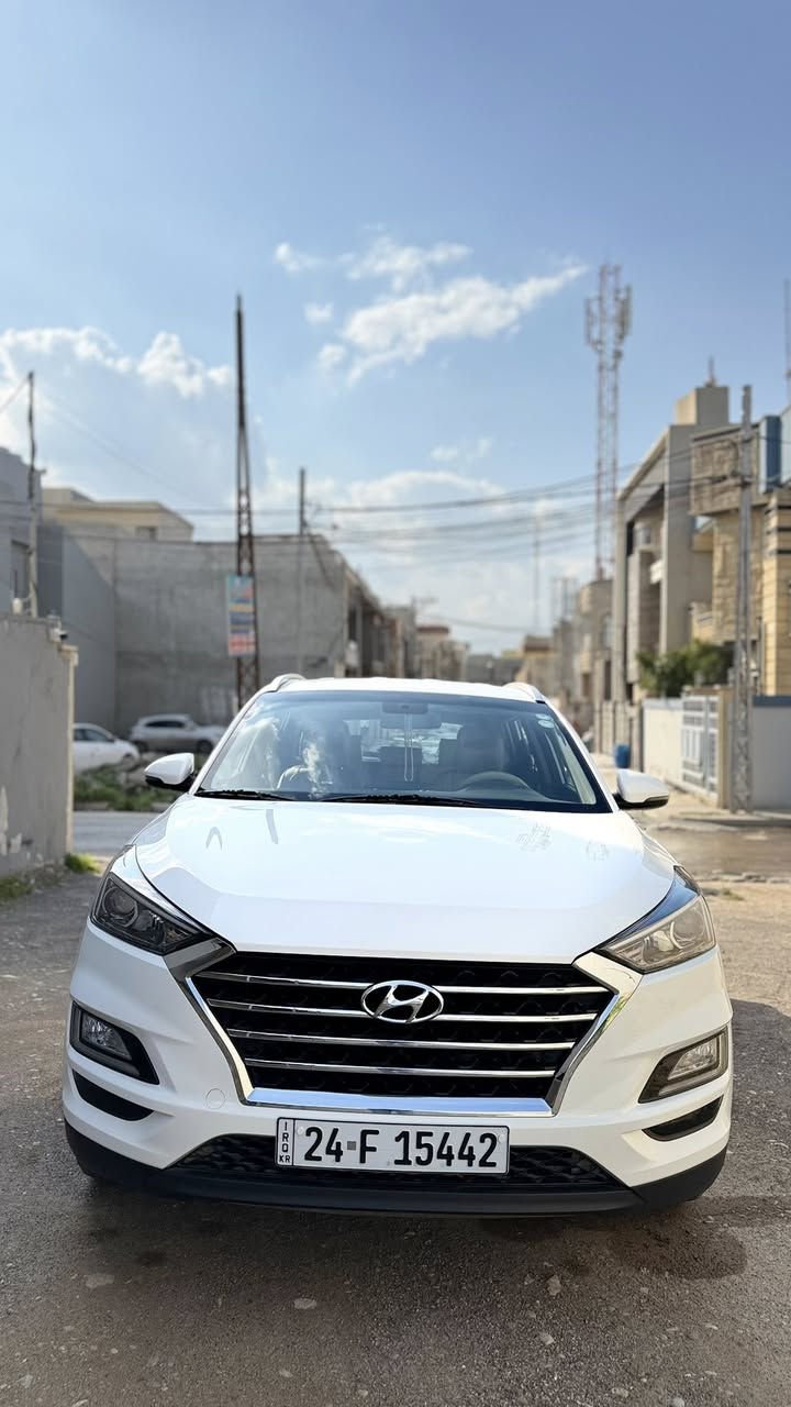 سلام عليكم
سياره توسان 2020 كلين للبيع خليجي ، مواصفات فول عادي 

بك لايت لد 

كشن سائق كهربائي فقط 

حساسات امامي وخلفي 

مري شفط

محرك وكير مامفتوح سياره على حطت شركه 

ماشيه 77811 km

مكاني موصل للتواصل ***********
