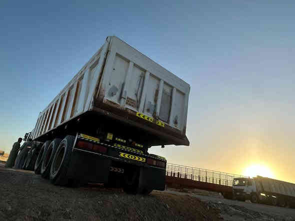 للبيع عربانه اطلس اماراتيه 2014كفاله عامه شراي يتصل ***********📞
