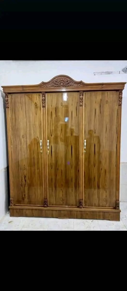 السلام عليكم انه صباغ واشد غرف واصلح غرف بيبان واهذ شغلي واهذ رقمي *********** ابوحسن حت اذغرفه مصبوغ صاج نصبغ ابيض حراري وعدنه سيارة تنقل الغراض من بيت البيت وشد غراف وفتح انه خادم
