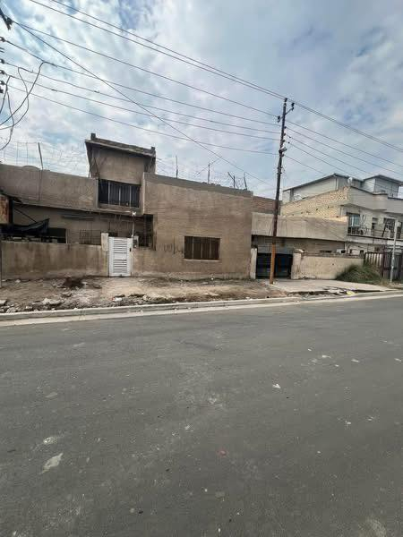 السلام عليكم بيت للبيع في حي الجهاد مربع الطائي مقابيل مدرسه أليافه
مساحه البيت ٤٥متر واجهه ٤ ونص ونزال ١٠ البيت قطع  
للاستفسار 
*********** عباس @إشارة
