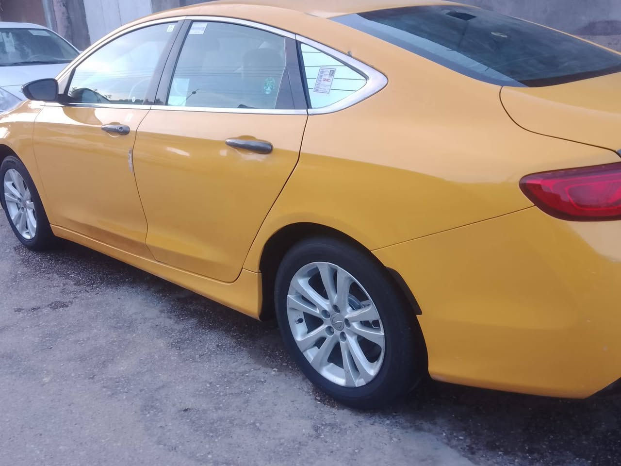 سلام عليكم سياره للبيع سي 200 سياره مديل 2015 ماشيه
60 تخم تاير مكينه كير تبريد حداديه كله جديد ارضيه جلد موصفات شاشه جبيره تحكم ستيرن كامره خلفيه سنويه 30 
تحويل مشروع وطني سعر 85 
وبيه مجال مكان بصره قضاء المدينه اتصل ***********
