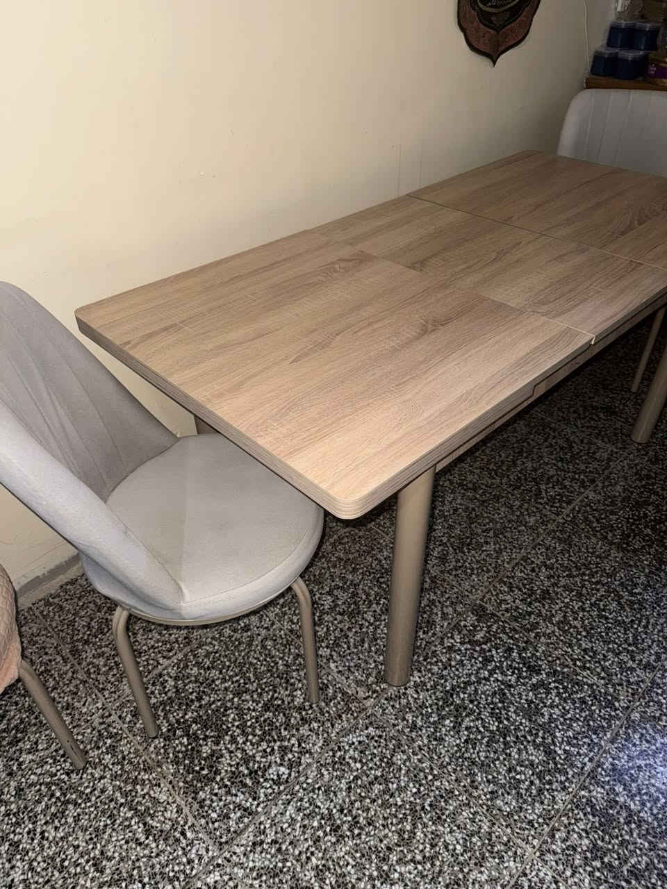 ميز طعام نظيف جدا اي عيب مابي نهائيا كما موضح سعره 250 وبي مجال متكون من 6 كراسي والميز تكبر ويتصغر .. المكان بغداد حي العامل


**إذا كنت صاحب هذا الإعلان وتريد حذفه لأي سبب، رجاءا أرسل رسالة إلى الدعم الفني**