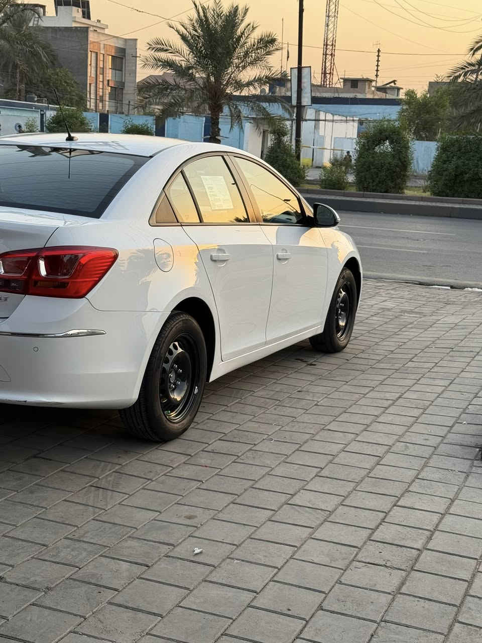 يالله سلام عليكم شوفر كروز موديل 2016 خليجي شركه المنصور ماشيه 90 الف محرك1800 محرك وكير بشرط  حداده السياره جديده وكاله وعليه ادامه بل كامل دوشمه جديده بوليش سياره خير من الله متصرف عليه الف دينار لل استفسار 
***********
