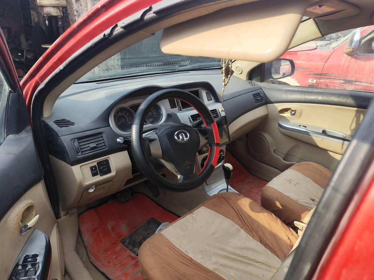 يالله 
سلام عليكم 
للبيع او مرواس 
فولكس موديل 2012
رقم بابل مكينه كير حداديه خير من الله 
رقم بابل انكليزي تحويل داخله السيارة نظيف ما متعوبه سيارة مال بيت ***********
مكاني حله
