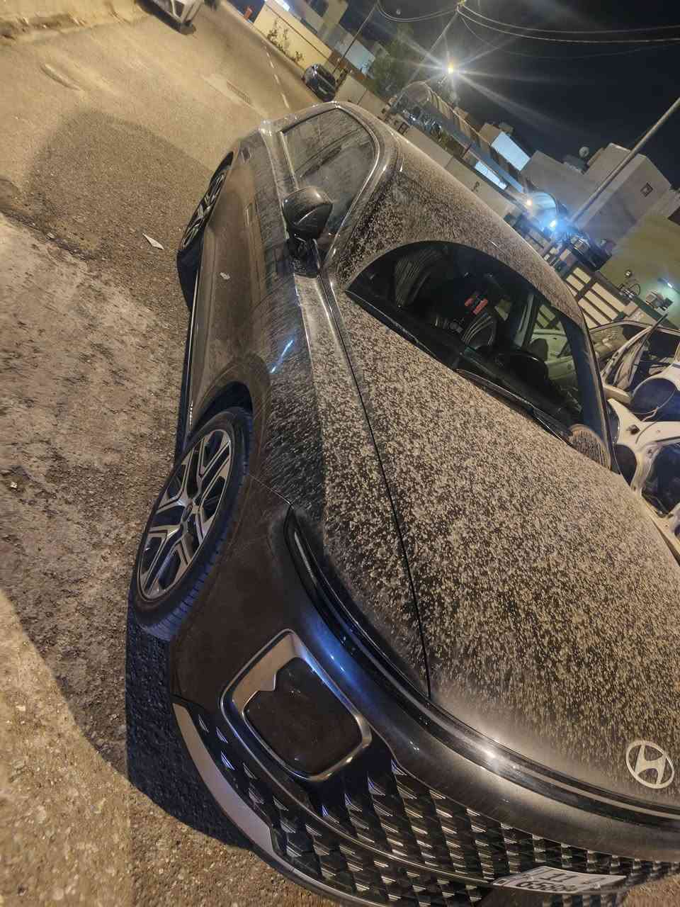 السلام عليكم اخوان. هونداي كراندار ازيرا GT هايبرد  مكينه 1600 تيربو موديل 2024  وارد كوري  حادثها تبديل جاملغ وبونيد نفس ألون السياره بدون صبغ  مواصفاتها وسونارها موجود 
كامرا 360  
رادارات  حساسات  
تحكم تقديم ورجوع بالبصمة 
تحديد مسار 
سياقه ذاتيه 
صندوق كهرباء 
انارت فول LED 
أناره محيطيه داخليه 
 ألوان دشبول متعدده 
كشنات كهرباء  +مساج 
داش كام  تسجيل 
تبريد قطعتين 
وبعد بيها مواصفات هواي.  
السياره ماشيه ٥٢ الف كيلو  رقمها بغداد باسمي *********** النجف, العراق

