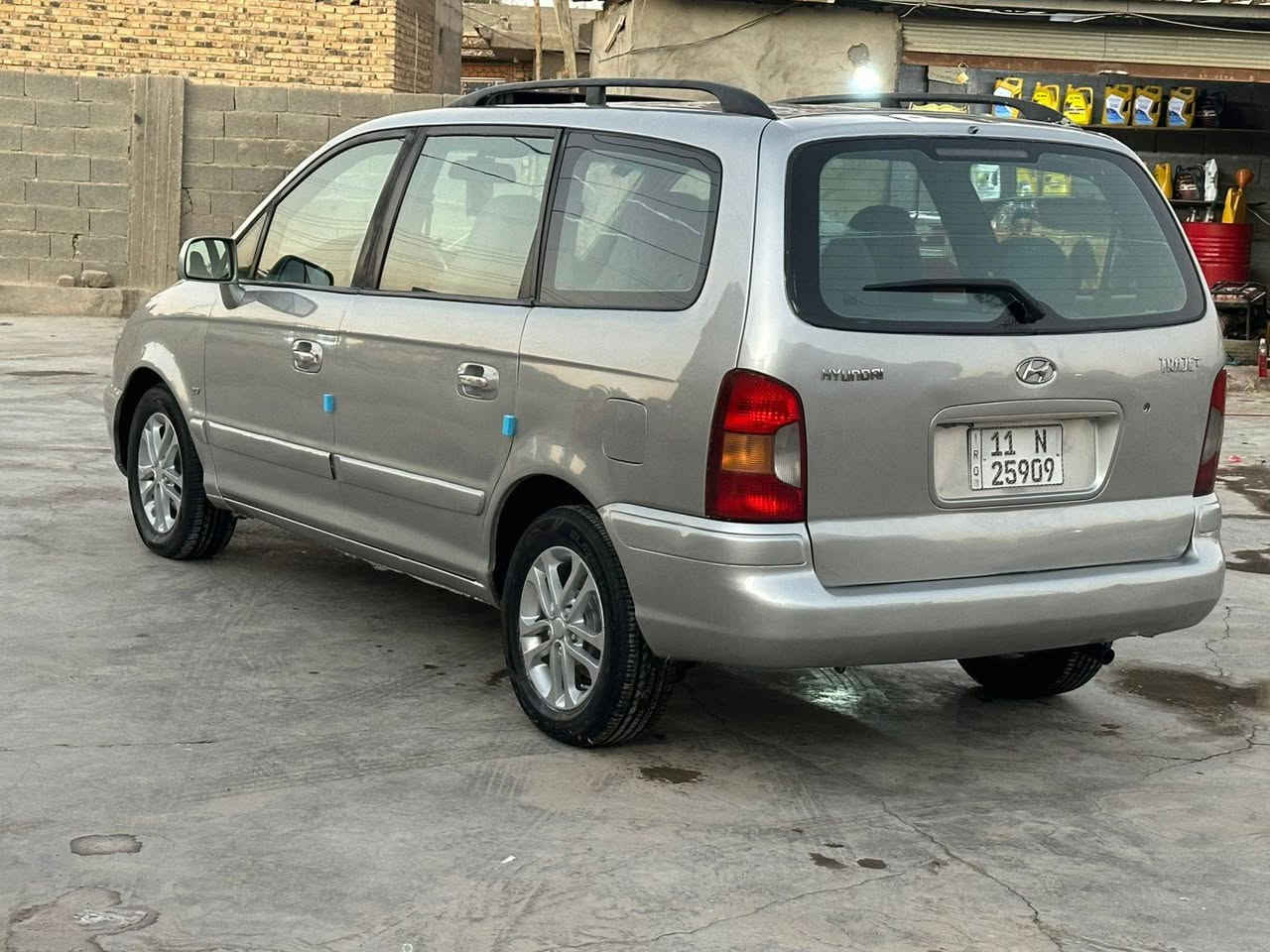 هونداي تراجيت للبيع موديل 2004 مصبوغه عام خارجي دواخل التكم مامصبوغات بسمي عطل كير ومكينه كايمان كهربائيات شغاله من لايت للبك لايت تبريد لايت زنون رقم بغداد تخم تاير عنواني بصره القبله ***********
