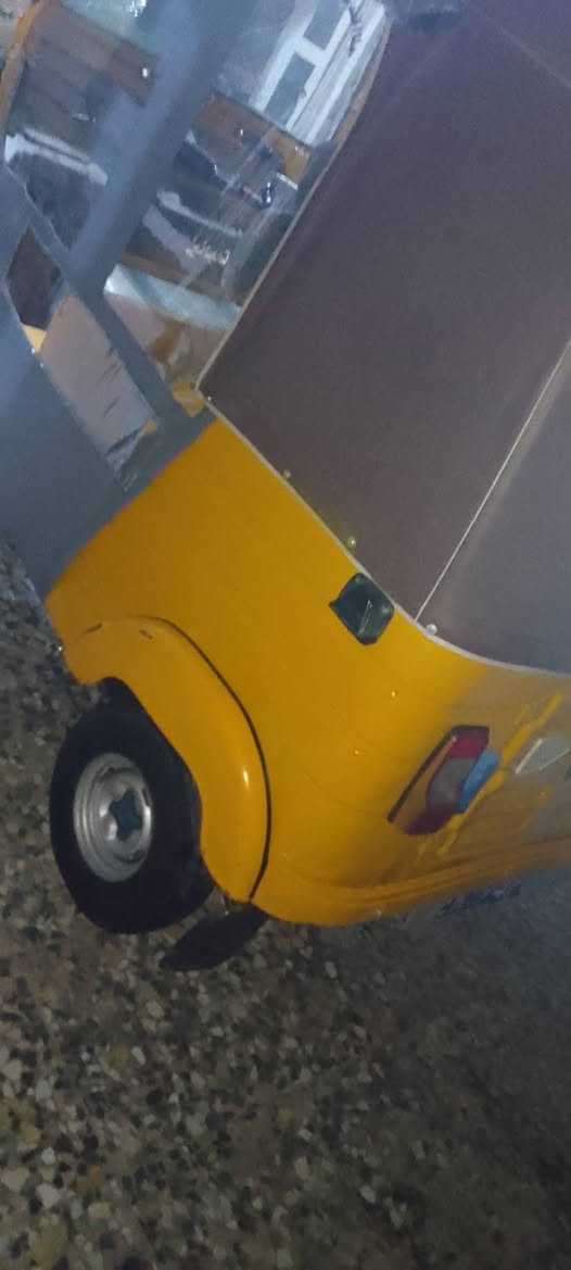 سلام عليكم تكتك لابيع موديل عشرين شهر ال4 تكتك كاملة  من كلشي كبل لشارع مكاني بغداد الدورة السعر 6500وبيهة مجال الرقم لتواصل ***********
