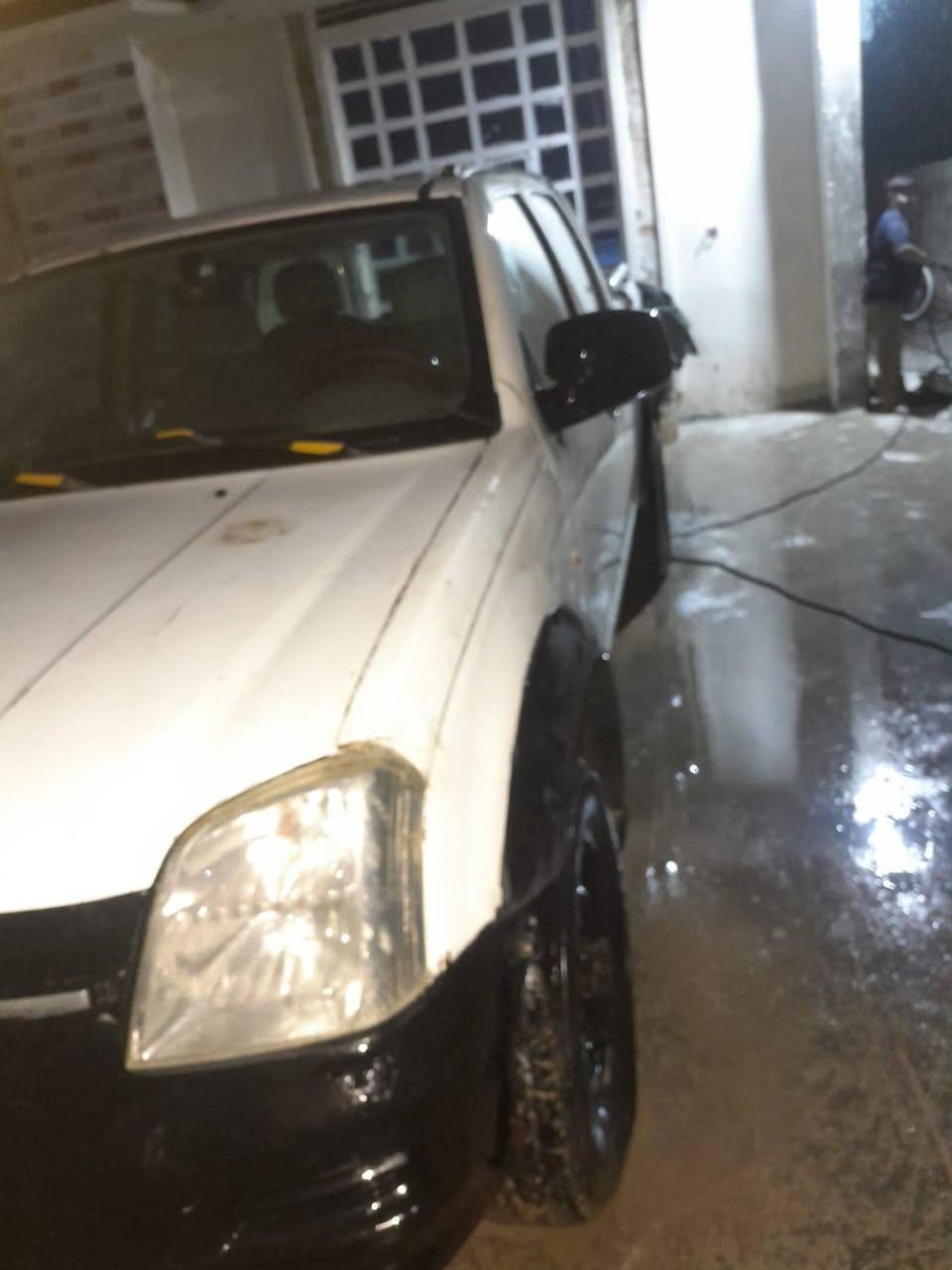 السلام عليكم لوف للبيع او مراوس مال مزاد تسجل انبار موديل 2005 كير ومحرك مكفولات دوشمه جديده كهربائيات كلهه شغاله محرك اربعه سلندر واسويلك وكاله سياره بلاديه اي حادث مابيهه او خويس  سياره معمره جديد جاهزه ماتخلي لوربع مكانهه الانبار عامريه السعر 50 وبيهه مجال الصمود واسف عل الاطاله رقم الهاتف /***********
