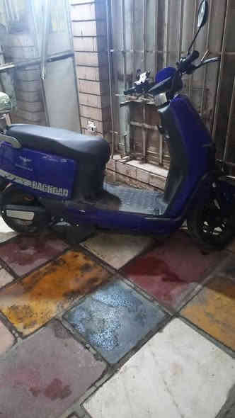 السلام عليكم دراجة شحن 6 بطاريات 
الدراجة جديدة الك استخدام شهرين فقط 
لا تصليح ولاشي تاخذها كفاله عامه العنوان الدراجة بغداد الجديدة الهاتف ***********
السعر 750 وبيها مجال قليل ماخذها ب900 من معرض بغداد الوصل موجود قبل شهرين بصمتين وياها ومفاتيح وياها هم اثنين
