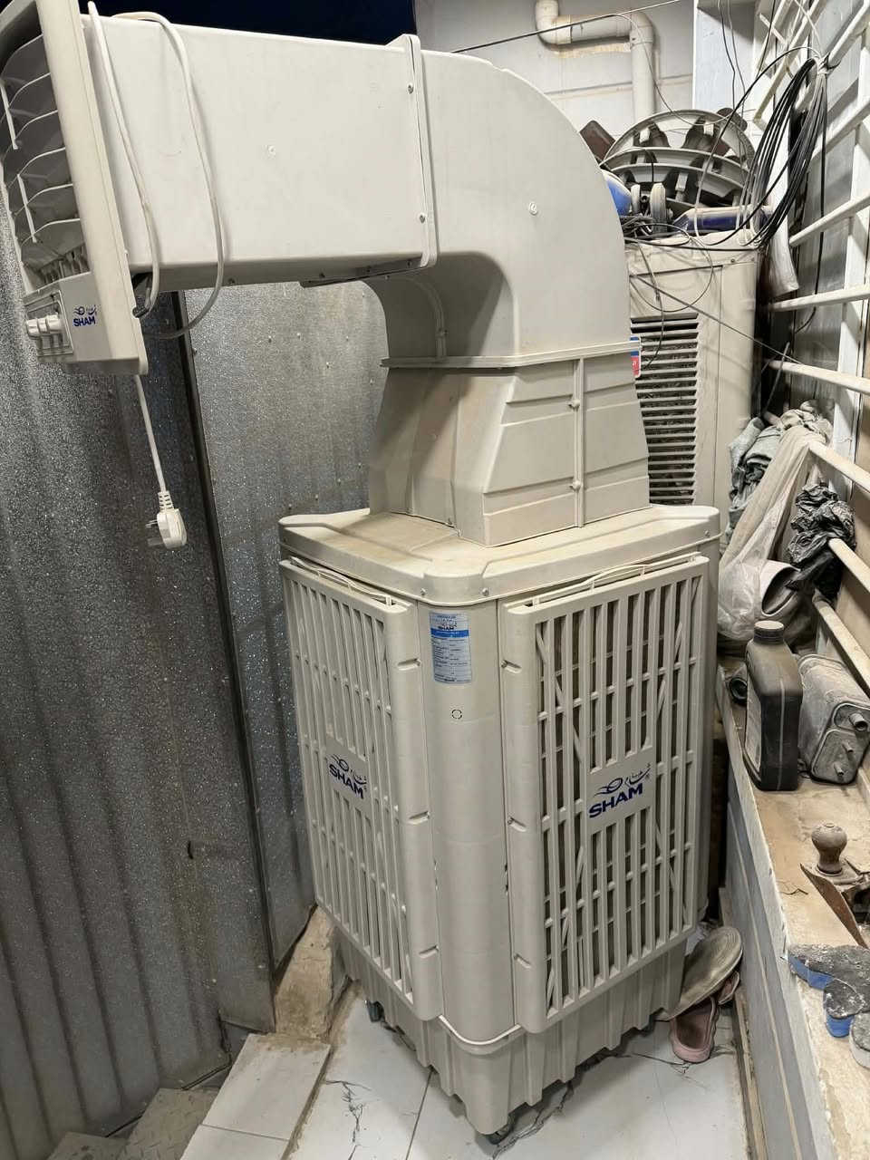 مبردة للبيع جديدة مستعملة مرة واحد السعر ٢٥٠وبيها مجال المكان الغزالية قبل شارع المرور رقم الهاتف ***********
