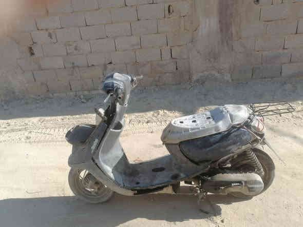 دراجه شاصيها طاك من صفحه وحده شغاله و عوزها بس قايش تخلي الها سعرها 120 الف الي يريدها يتصل على رقمي ***********
