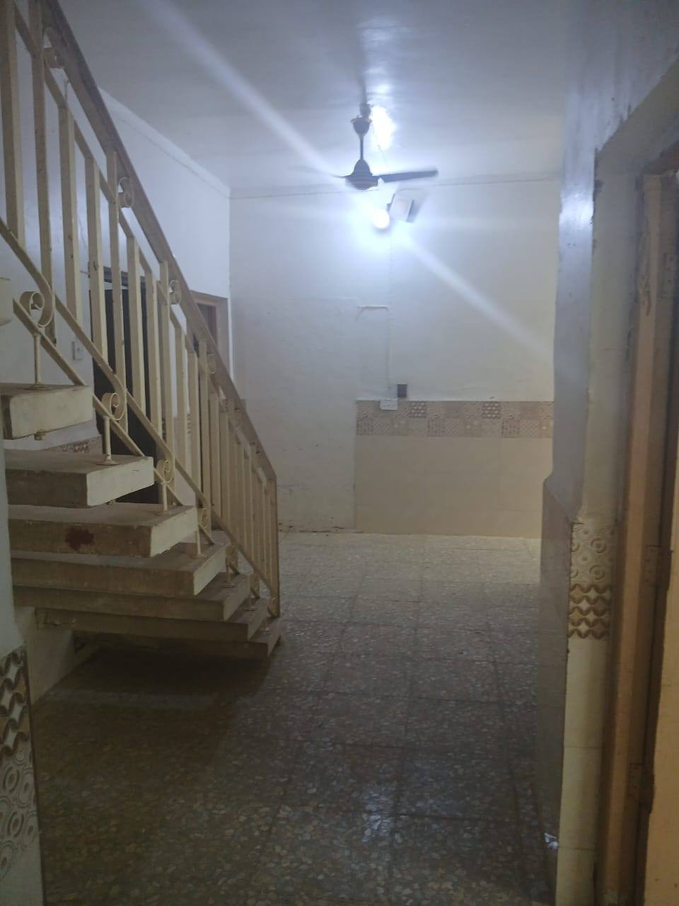 دار للبيع
طابو صرف
مساحه 99 م
 موقع مرتب واجهه 9 م نزال 11 م
يحتوي 2 غرف ومطبخ وصحيات
عرض الشارع 20 م بحي المعملجي بسعر مناسب
للتواصل على الرقم ***********
