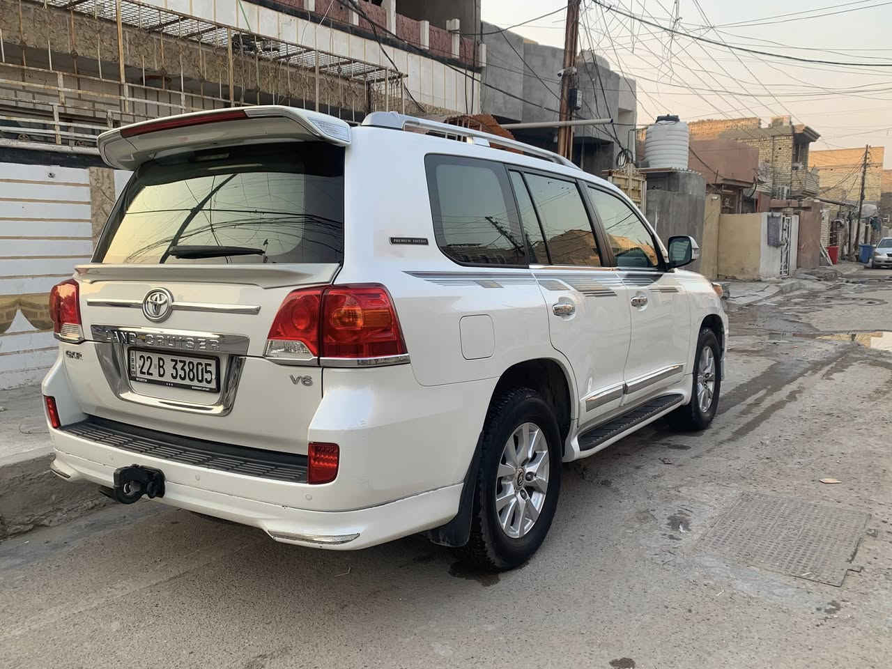 السلام عليكم لاندكروز 2013 GXR ساز رقم اربيل 6 سلندر ماشية 139 الف حقيقي مكفولة كفالة عامة عدى الدعاميات شرط السونار السيارة جديدة  ونضيفه بمعنى الكلمة واحلى من الصور العنوان بغداد الزعفرانية السعر 360 وبيها مجال   
***********
