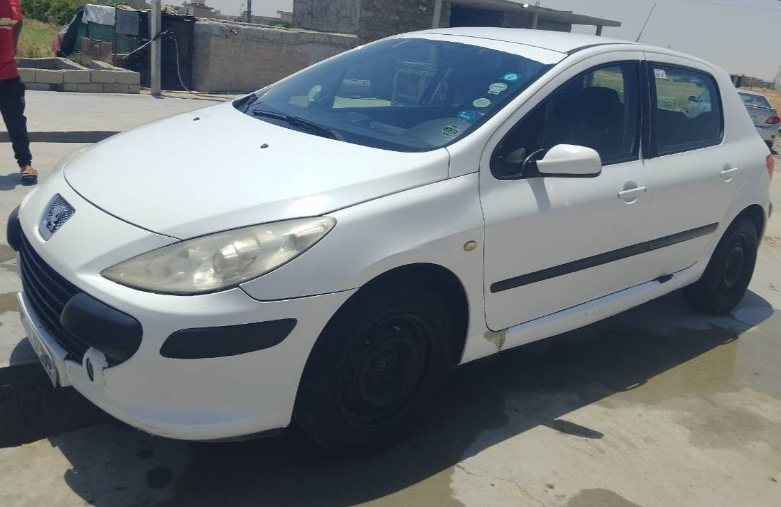 بيجو 307 / 2006
*لون أبيض 

*سنوية باسمي رقم كركوك لغاية 2030

* بطاقة بنزين كركوك

*مكينة مبدلة جديد بالشرط ما بيها أي خلل 

* حماوة 75 ثابت وويا التبريد تصعد 80

*تبريد ثلج .. كمبريسر جديد مبدل قبل اسبوع 

*كهربائيات على وضع الشركة وكلها شغالة 

*شفتات تحكم المسجل بلادي وضع شركة 

*مثبت سرعة

*گشرها حيل حلو ونظرتها حلوة 

*الگير بي عتة خفيفة لمن تكون السيارة باردة يعني اول ما تطلع ووراها ترجع طبيعية، عدا ذلك ما بيها أي عيب وجاهزة من كل شي. 

مكانها كركوك / الحويجة
تواصل مسنجر


**إذا كنت صاحب هذا الإعلان وتريد حذفه لأي سبب، رجاءا أرسل رسالة إلى الدعم الفني**