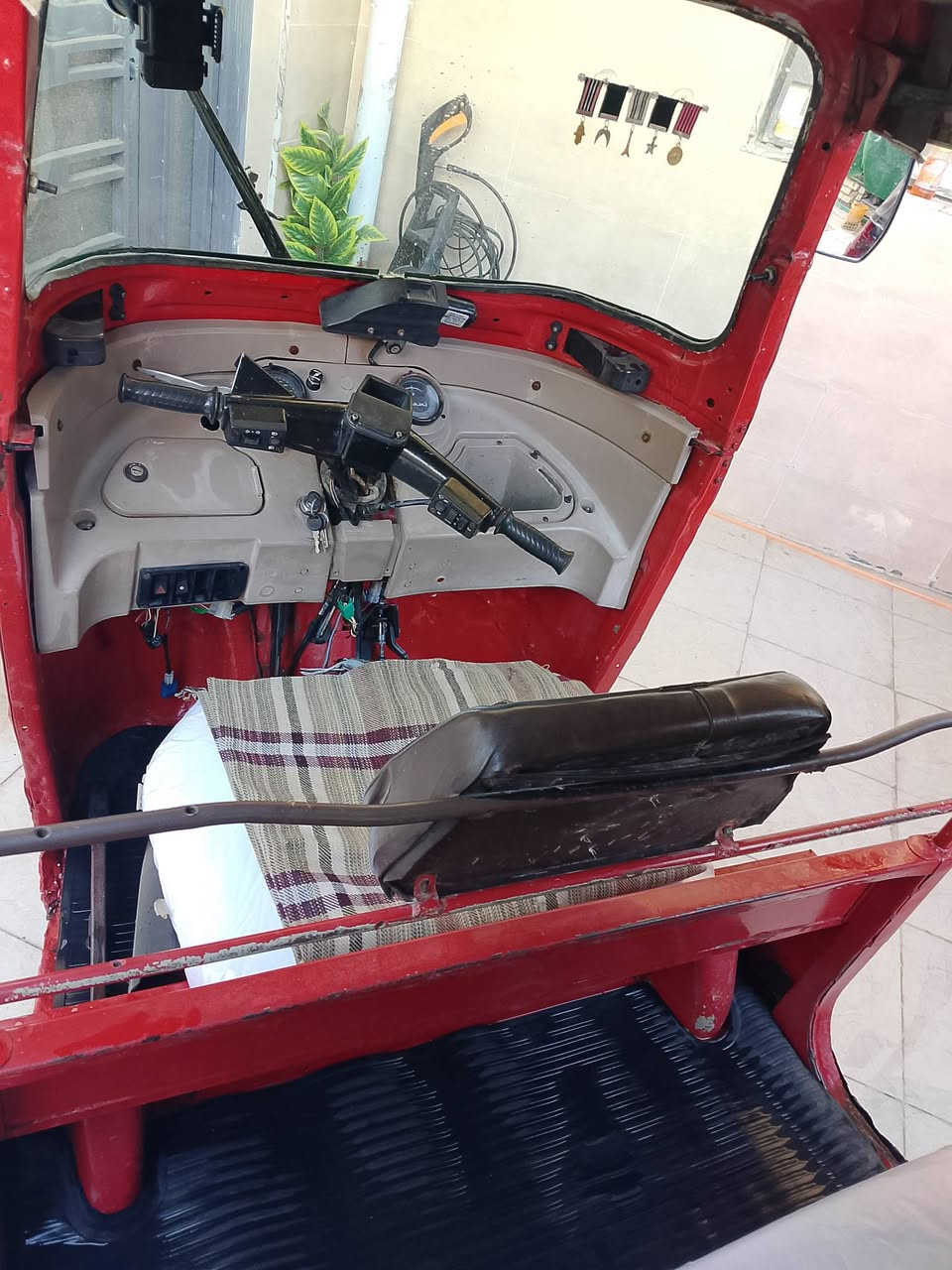 السلام عليكم
اوراق مكاتبه يم مكتب حسين اوراق كامله بس بل حاسبه مال مرور مايسجله البيعلك اوراق ماترقم
تكتك جاهزة كهربائيات كلهة شغاله
3و700
مكاني كربلاء 
***********
