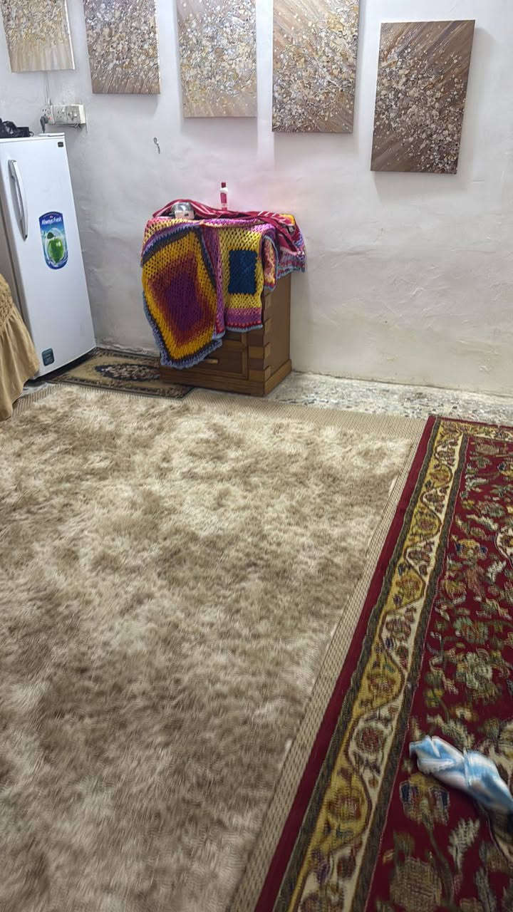 سلام عليكم عرفه نوم صاج تكمه سته ملحق ثقيل جديدة السعر 700 وبيها مجال المكان بغداد دورة رقم ***********
