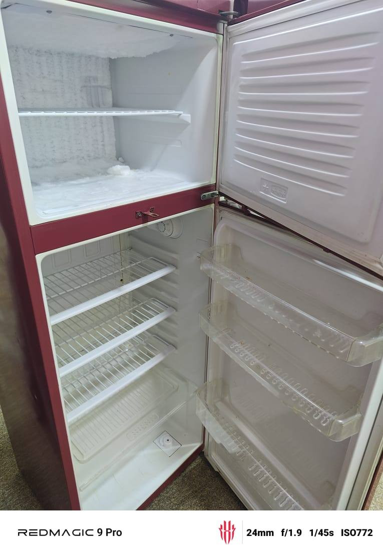 ثلاجه نضيفه للبيع (القاسم العسكري)
***********واتساب
