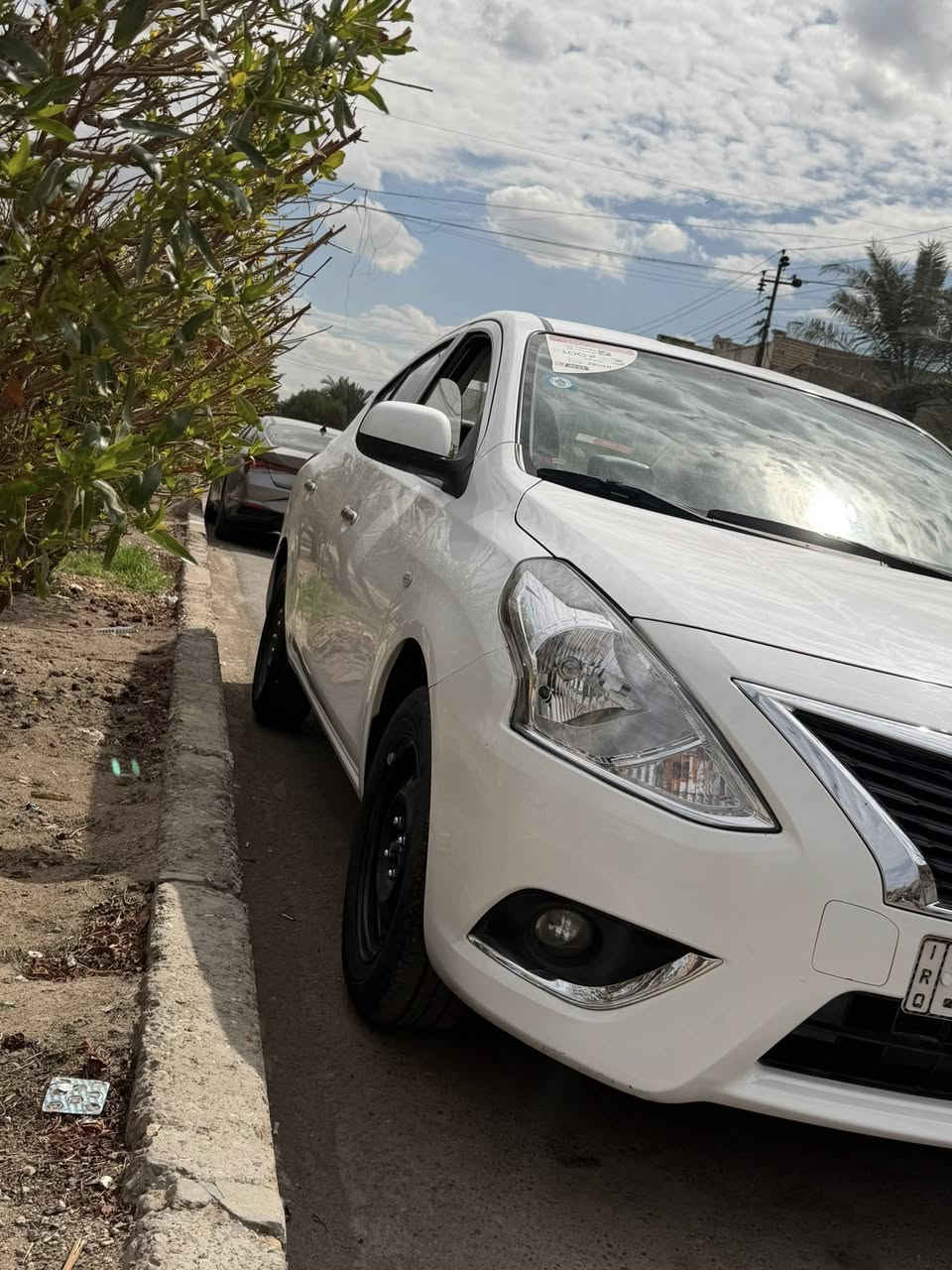 السلام عليكم نيسان سني هندي ماشيه 27 الف 
موديل 2024
جديده مدوشمه كامل بدون صبغ فقط الملاحظة الي موضحة مكاني بغداد 
***********
