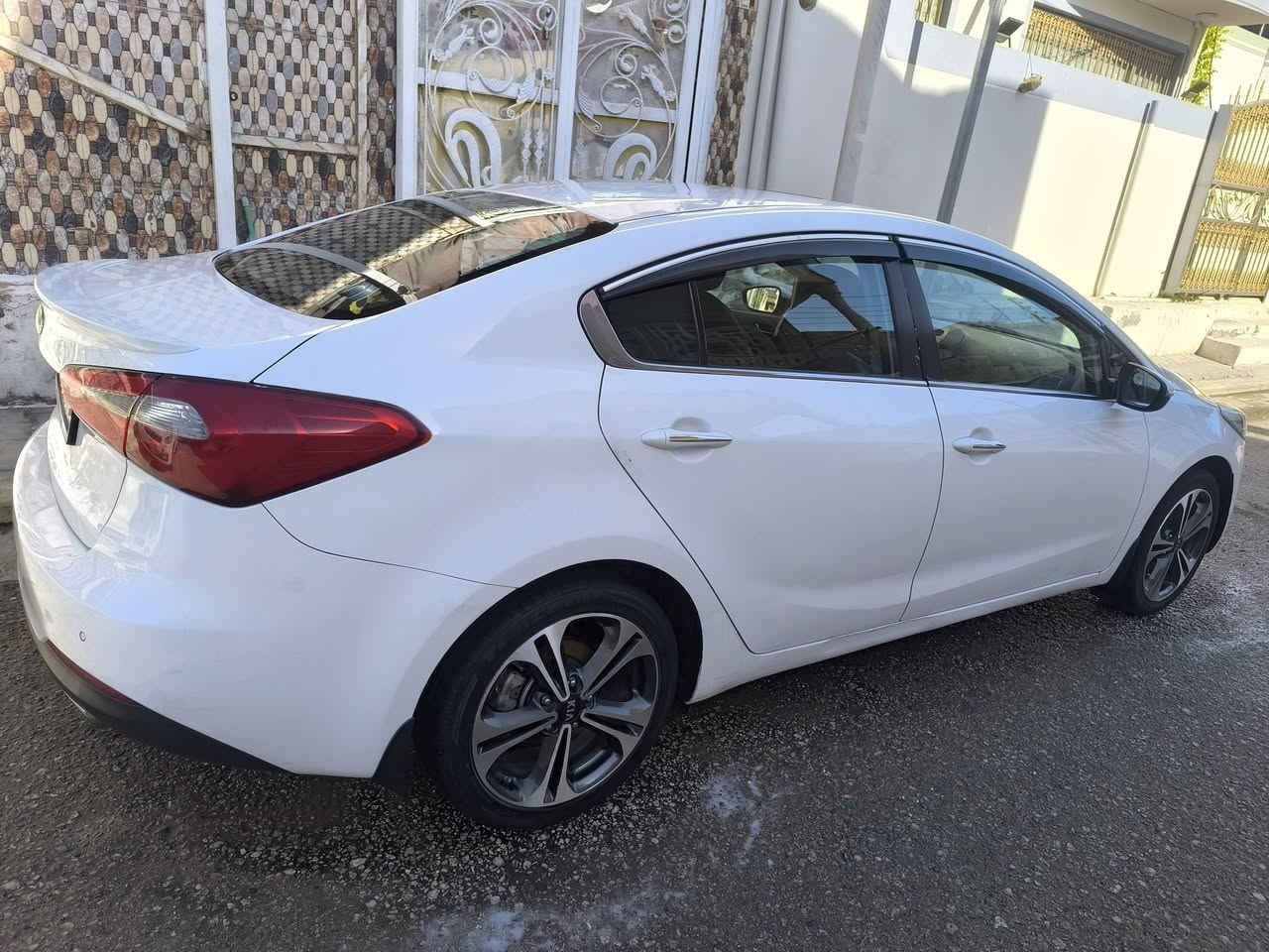 سلام عليكم
كيا سيراتو موديل 2013

السياره مكفوله كفاله عام فول واحد على واحد على البسونار

السياره رقم اربيل انكليزي 2028

تريد تحويل تريد وكاله اني خادم 

هزه جديده تسقط بل 2027

مواصفات السياره

لد امامي /خلفي

حساس امامي /خلفي

فتحه سقف

بصمه تشغيل +بصمه ابواب

تبريد ثلج تدفئه

محرك كير مكفول

تخم تاير

5ويل كب بلادي

ترحيب

شفتات بالسترين

تبريد بيانو

السعر 128بيها مجال جدا بسيط

مكان السياره النجف 

رقم ***********
خاص مااجاوب اتصل او بيك خير ودلل
