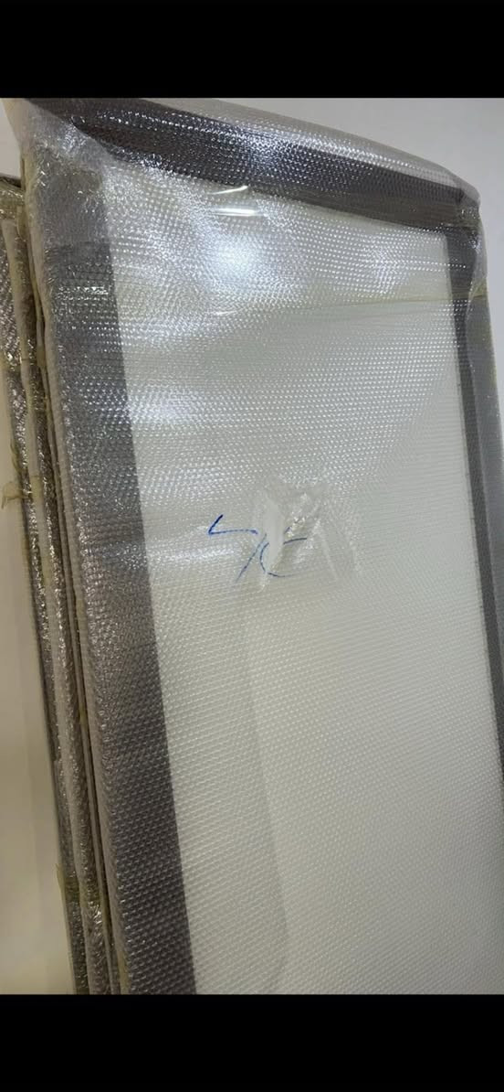 كوشة خشبيه  ٣ خلفيات و قوس ركن معة طبلات ٤ وميز   بعدهي جديدة  كلش ولا مرة طالعة مكاني بصرة ***********  سعر ٧٥٠ وبيه مجال خشب ابو ١٨ الي مصبوغ بلاد
