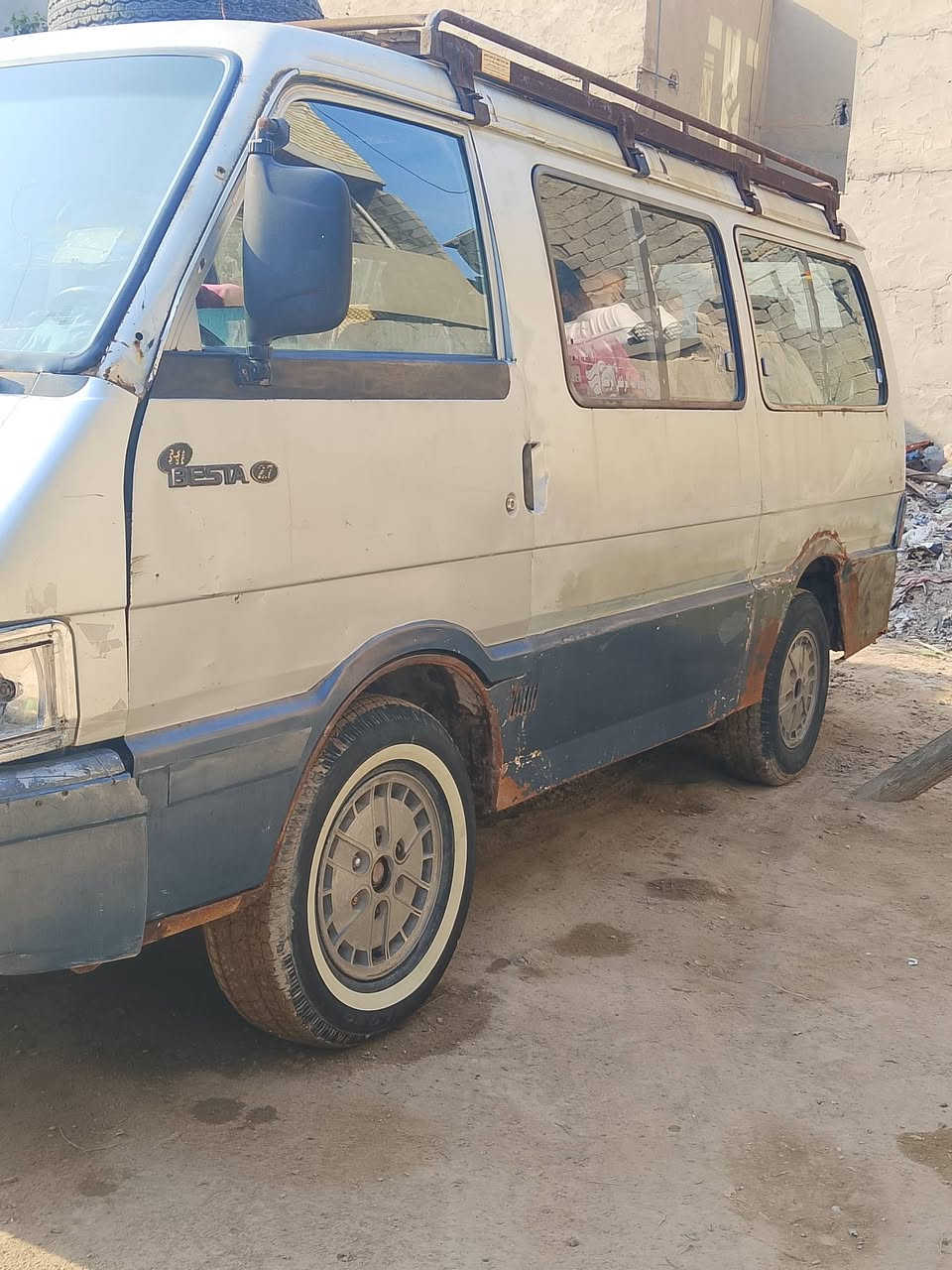 السلام عليكم 
كيا بستا للبيع مثل ما تشوفه بالصور 
السعر 30 وبيه مجال 
بغداد / الزعفرانية 
***********
