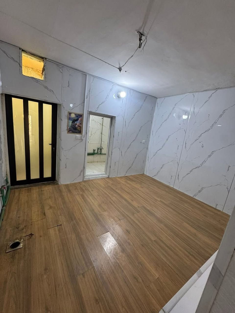 مشتمل للاجار البنوك شارع الميثاق خلف اهل الذهب
استقبال وخدمات ومطبخ وغرفتين نوم مع كراج.     

المساحه ١٠٠ متر السعر (٧٥٠) وبي مجال 

معروض بمكتب الكناني ***********
