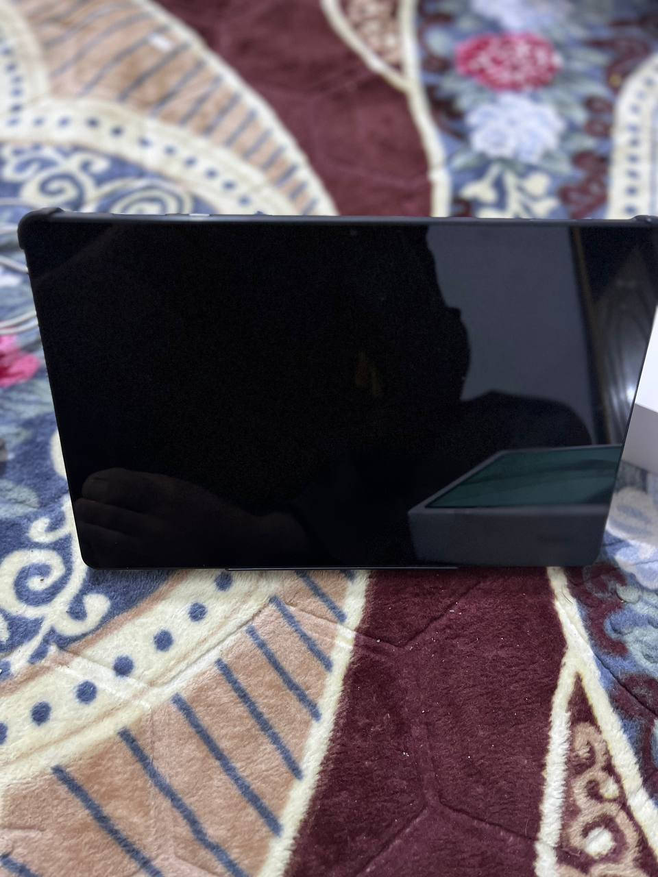 السلام عليكم ورحمه الله وبركاته اخواني الاعزاء
باد للبيع
إصدار شركة هونر
نوع Honor Pad X8a 
الشاشة11.0 بوصة - 90 هرتز - TFT LCDالذاكرة الداخلية64 أو 128 جيجابايتالرام4 جيجابايتالكاميرا5 ميجابكسلالمعالجSnapdragon 680 4Gالبطارية والشحن السريع8300 مللي أمبير
 معالج يقدم أداء جيد: التابلت يأتي مزود بمعالج Snapdragon 680 4G ثماني النواة بتردد 2.4 و 1.9 جيجاهرتز وبدقة تصنيع 6 نانومتر، المعالج يقدم أداء جيد ومقبول

 دعم 90 هرتز: التابلت يدعم معدل تحديث الشاشة 90 هرتز

 سماعات ستيريو ممتازة: التابلت يأتي مزود بأربع سماعات تعمل بنظام ستيريو، السماعات تدعم تقنية الصوت عالي الدقة Hi-Res
التواصل ***********
متواجد فيس واتساب 
العنوان بغداد الحسينية 
السعر 350
