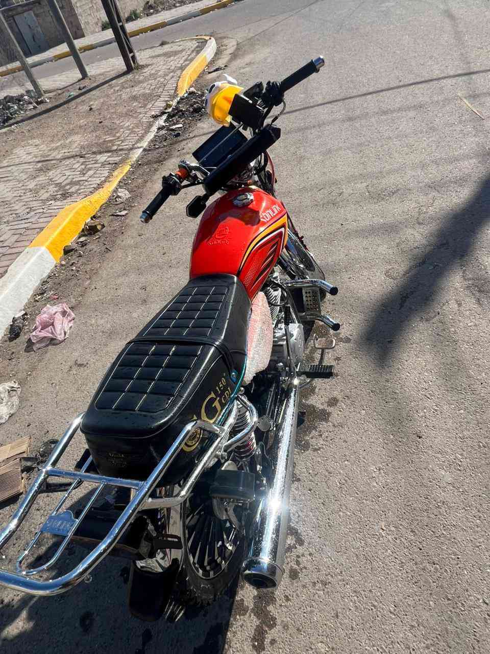 سلام عليكم دراجه للبيع موديل 2025 زيرو مكينه 200c جديده بعدها اوراق كامله شراي *********** مكان بغداد الحسينيه مال راشديه
