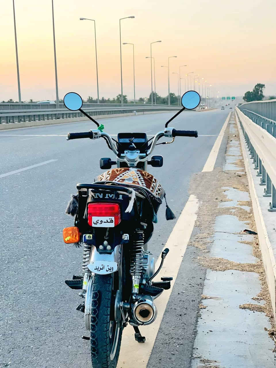 سلام عليكم البيع شاصي ارشه 20 والتعميره شلامجه بشهر الواحد كفاله الدراجه مكينه خرسه شلعه معدل فول نضيفه حيل كهربائيات شغاله جاهزه على اخر حبايه اوراق اصولي جدد حيل المكان واسط الكوت ***********
