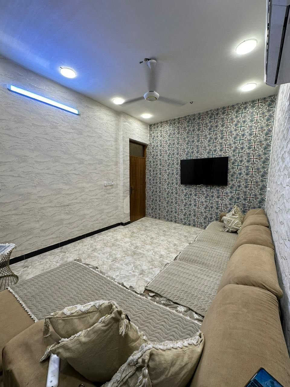 طابق واحد بناء جديد 

خدمات فول 

مي مجاري كهرباء 

قرب مستوصف جديد قرب كرار وائلي
باقي تفاصيل اتصل 
الاتصال ***********
السعر 118 مليون
