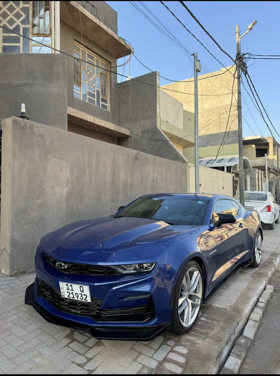 السلام عليكم 
للبيع فقط 
كمارو 2023 كلين كلين 
بدون حادث بدون صبغ بدون غرق 
فقط كسر بل دعامية 
واني بدلتها مال ss ودعامية قديمة موجودة
دعامية قديمة بدون صبغ 
سيارة مكفولة ونظيفة 
ماشية 33 الف ميل 
سيارة كاملة لحية اماية
دوسات جانبية 
كفرات مري باتمان
بس بلوجكتر مشتري ب 200 دولار
سبايدر خلفي 
فول موصفات 
فتحة سفق
بصمة 
تحكم ستيرن 
شفتات ستيرن 
عليها علامة ضوة قمر
سايد بريك بصمة 
شاشة جبيرة 
كامرة خلفية 
كشنات كهرباء 
تشغيل عن بعد 
سيارة بدون نقص برغي 
دشبول كلة طافي 
محرك 4 سلندر تيربو 
قوي وقتصادي
الي تفيدة ما اقصر ويا 
سيارة مال جناي 
الي يدور قطعة حلوة ونظيفة 
ولون ميزة
السعر ((205))
رقم بغداد ب اسمي 
شباب كاتب كلشي 
السعر وصور حادث 
وكلش تفاصيل 
فقط جاد بل شراي يتصل 
***********
