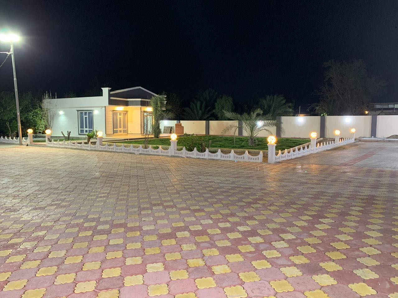 باخ بۆ فرۆشتن
بەگزادەکان نزیک فیرگەی هەریم 
روبەری ٤١٠٠ مەتر باخیکی زۆر راقی و شاز
خانیەکی گەورە خۆش و مشتەمەلات 
كارەبا و ئاوى سەربەخۆی هەیە
دارى بەرو زينەى هەيه 
شوينى ئاژەل و پەلەوەر بەخيو كردنى هەيه 
مەزبەح و حەديقەشى هەيه
سیستمی کامێرای هەیە
سیستمی ئاودێری هەیە
شوێنی تابەت بە برژاندن مەقاڵە هەیە
به كورتى باخيكى كامله و نمونەییە
___________________

‏‎‏‎بەڕێزان بۆ زانیاری نرخ تەنھا داوای بکە لە کۆمێنت راستەوخۆ نرخەکەیتان بۆ دێت بە نامە

‏‎‏‎یان پەیوەندی بکە به 
*********** 
‏‎‏‎ ***********  
_________________________________
‌‌
‏‎‏‎یان سەردانی 🏦 (نوسینگەی ديدار )بکەن 
‏‎‏‎ناونیشان📍: شەھیدان بەرامبەر نەخۆشخانەی شیرەی نەقیب 
‏‎‏‎تەنیشت حسن معاون طبي 

‏‎‏‎‌‌ئێوەی بەڕێزیش گەر موڵکتان هەیە دەتانەوێ بیفرۆشن یان بەکرێی بدەن 
‏‎‏‎ئەوا دەتوانن تەواوی زانیاریەکان بنێرن بۆمان
‏‎‏‎  بۆتانی بڵاو دەکەینەوە
‏‎‏‎- 📌ناونیشانی تەواوی موڵکەکەت 
‏‎‏‎- 🖼چەن وێنەیەکی موڵکەکەت ئەگەرهەبو،
‏‎‏‎- 🏷نرخی موڵکەکەت 

‏‎‏‎بە نامە بینێرن بۆ پەیج یان بە ڤایبەر یان واتساب : 

***********
